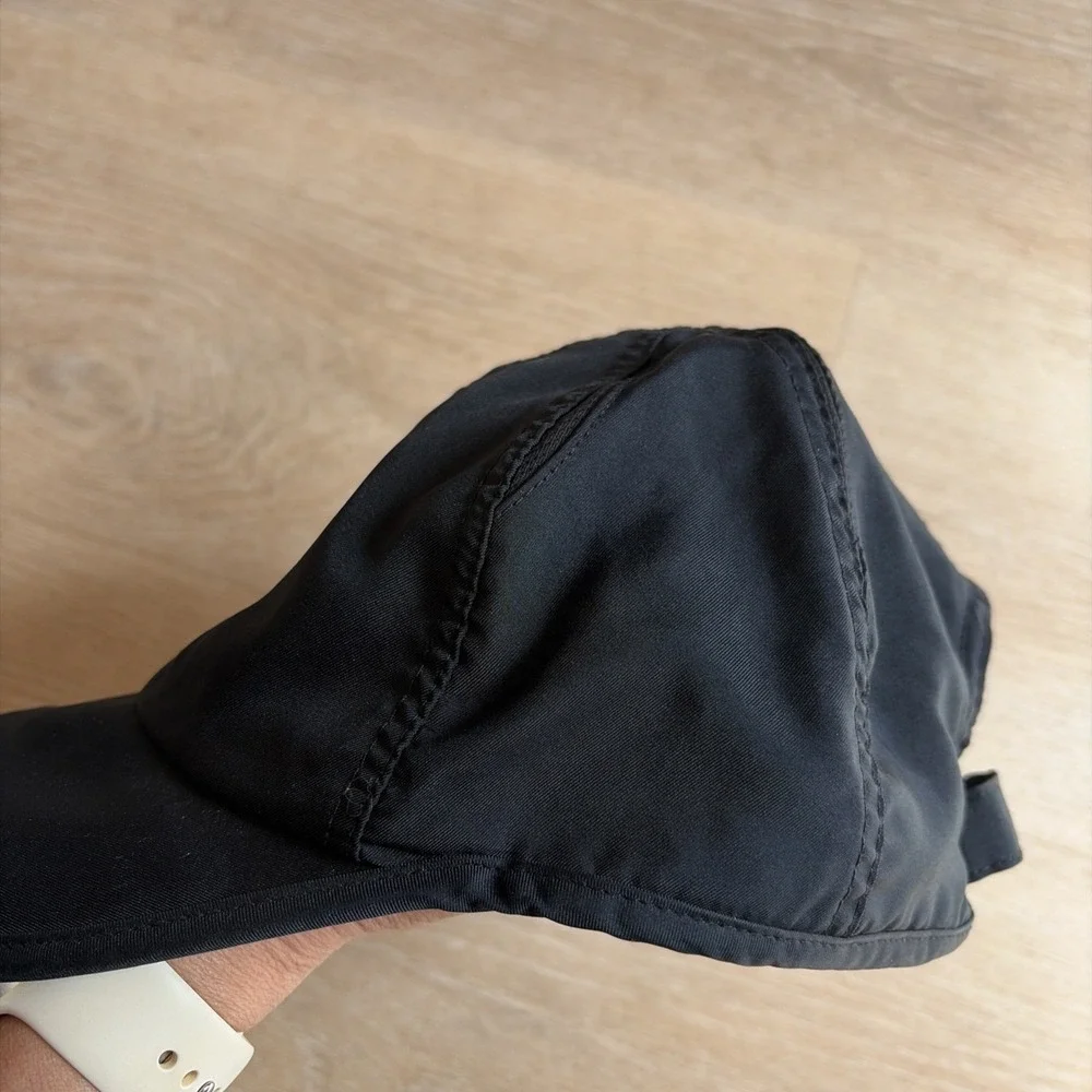 Nike Featherlight Women's Dri-Fit Hat Cap Black White Logo Swoosh‎ Running